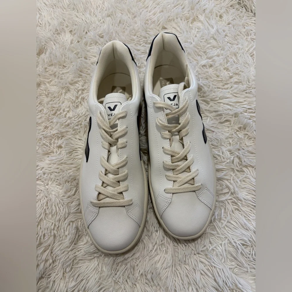 Veja URCA CWL Men’s - Size 11.5 - white Nautico - NWOT